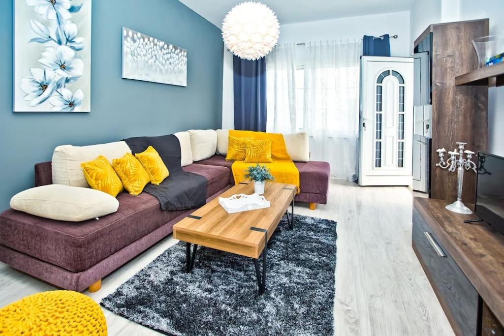 Apartman Tino With Two Sunny Terace ฮวาร์ ภายนอก รูปภาพ